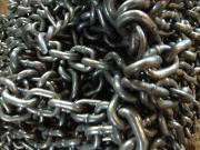 Цепи круглозвенные общего назначения 6х19,8х23, 9х27, 11х31, 13х36, 14х80 - Цепи из круглого проката сварные нормальной прочности общего назначения применяются в различных областях техники, в качестве составных частей цепей противоскольжения автомобилей, цепей привязи скота и др., кроме использования на звездочках и грузоподъемных механизмах.